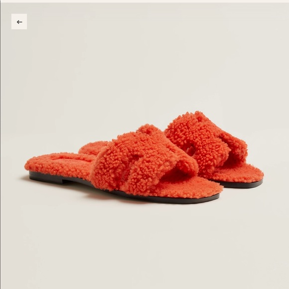 NWT 100% AUTHENTIC! HERMES Teddy Fuzzy Shearling Oran Sandals size 34 - Picture 1 of 16